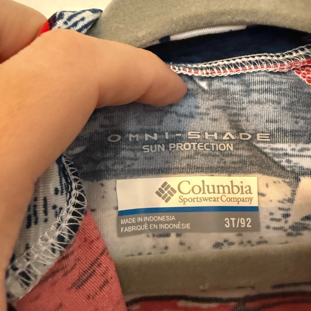 Columbia Kids Red and Blue Star Rashguard - Picture 2 of 4